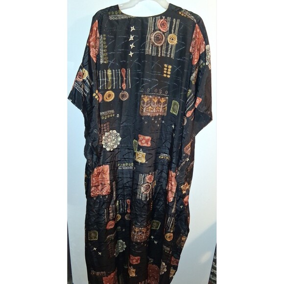 NWT Nile Fashions Black Geometric Short Sleeve V-neck Long Dress Sz OSFM - Picture 2 of 3